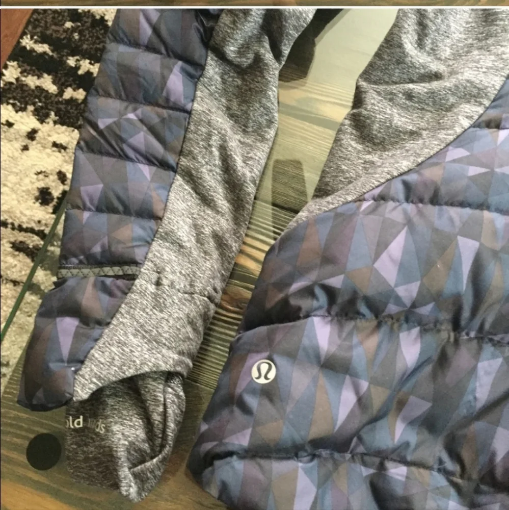 Lululemon Puffer Jacket, 10 - Picture 8 of 12